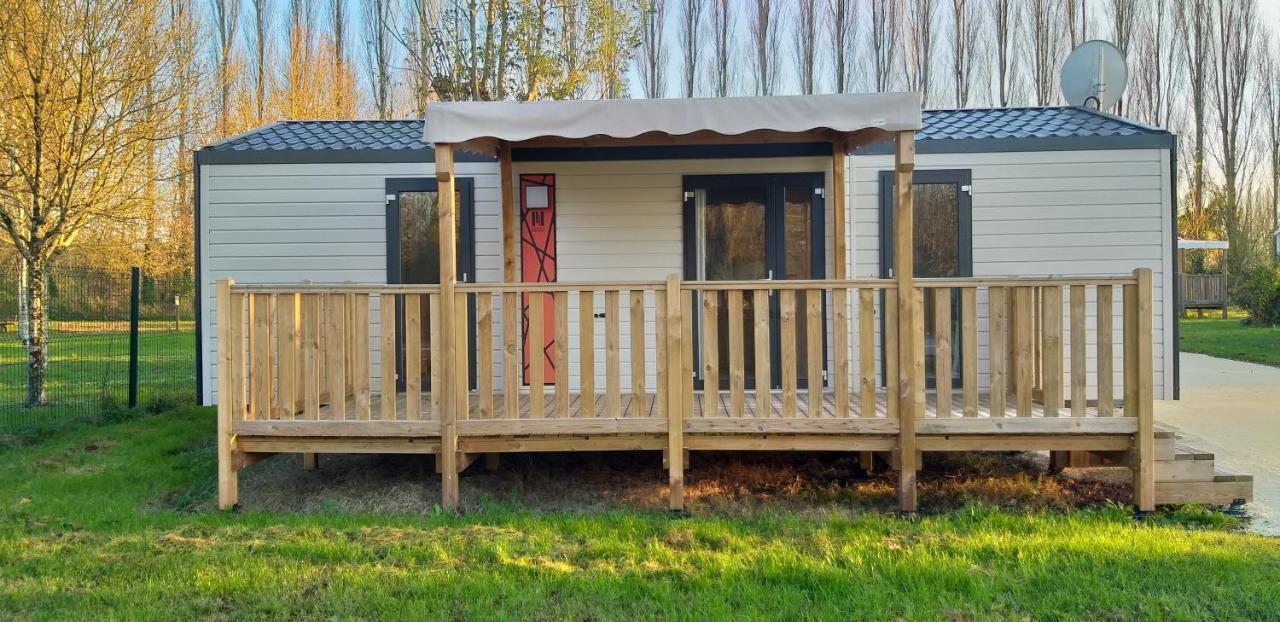 Hotel Camping Val de Boutonne Saint-Jean-dʼAngély Esterno foto