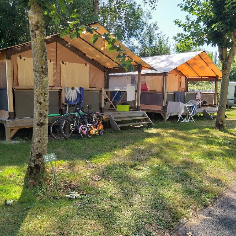 Hotel Camping Val de Boutonne Saint-Jean-dʼAngély Esterno foto